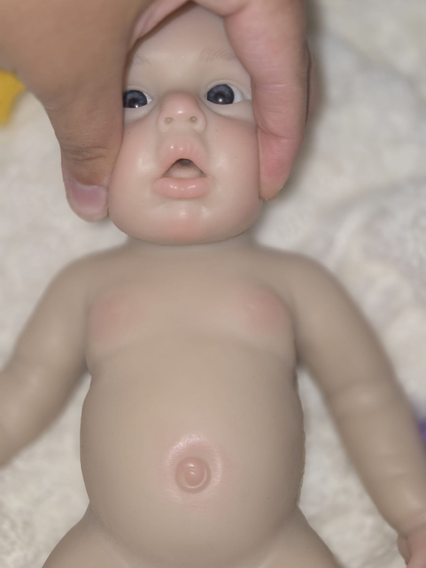 Bambola in silicone pieno